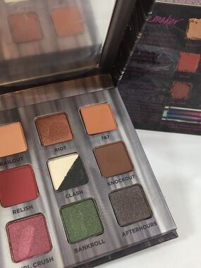 Urban Decay Eyeshadow Palette -